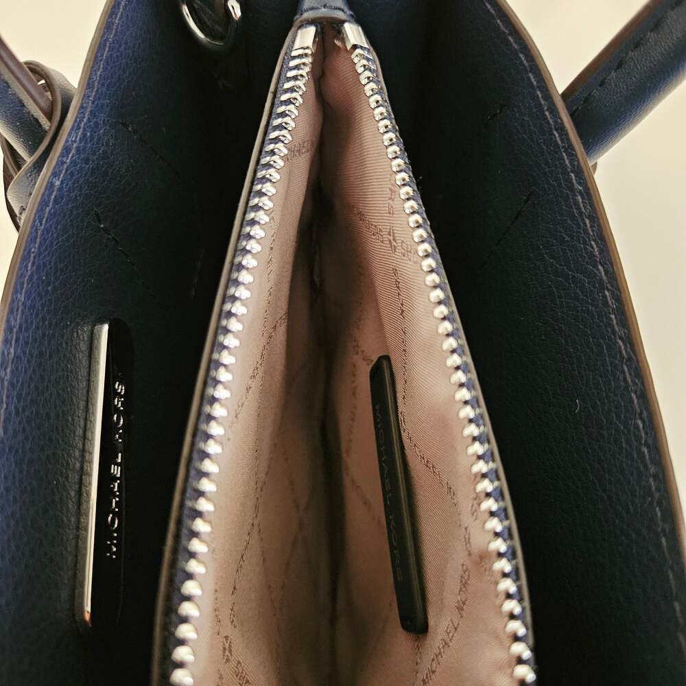 Michael Kors] MERCER MD MESSENGER 35F3SM9M2L Blue EUC - Picture 9 of 10